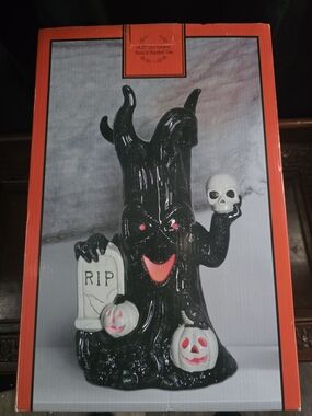Ceramic Haunted Tree Halloween Figurine - Black